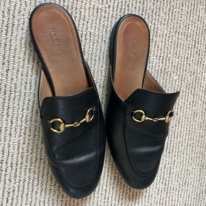 Gucci black slides loved